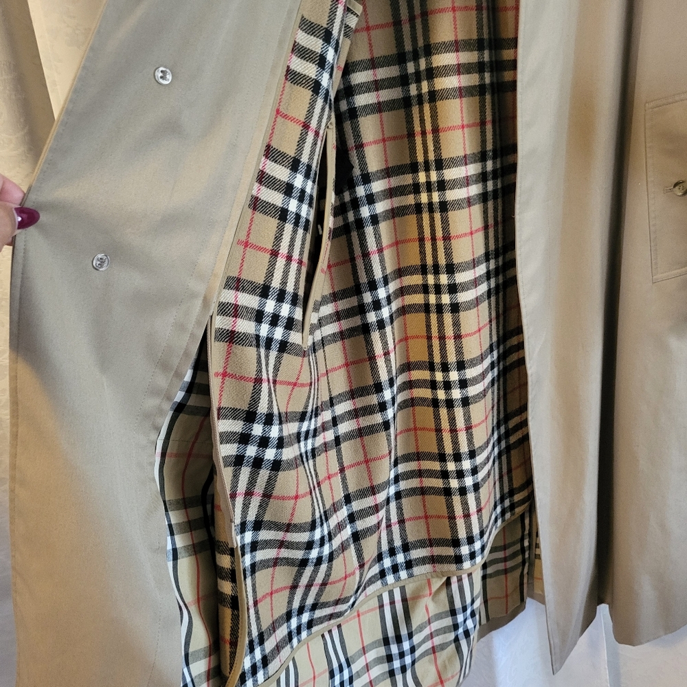 Burberry London, Men's Trench Coat, Jacket, Size 40L, Color Tan, Luxury - Picture 2 of 16